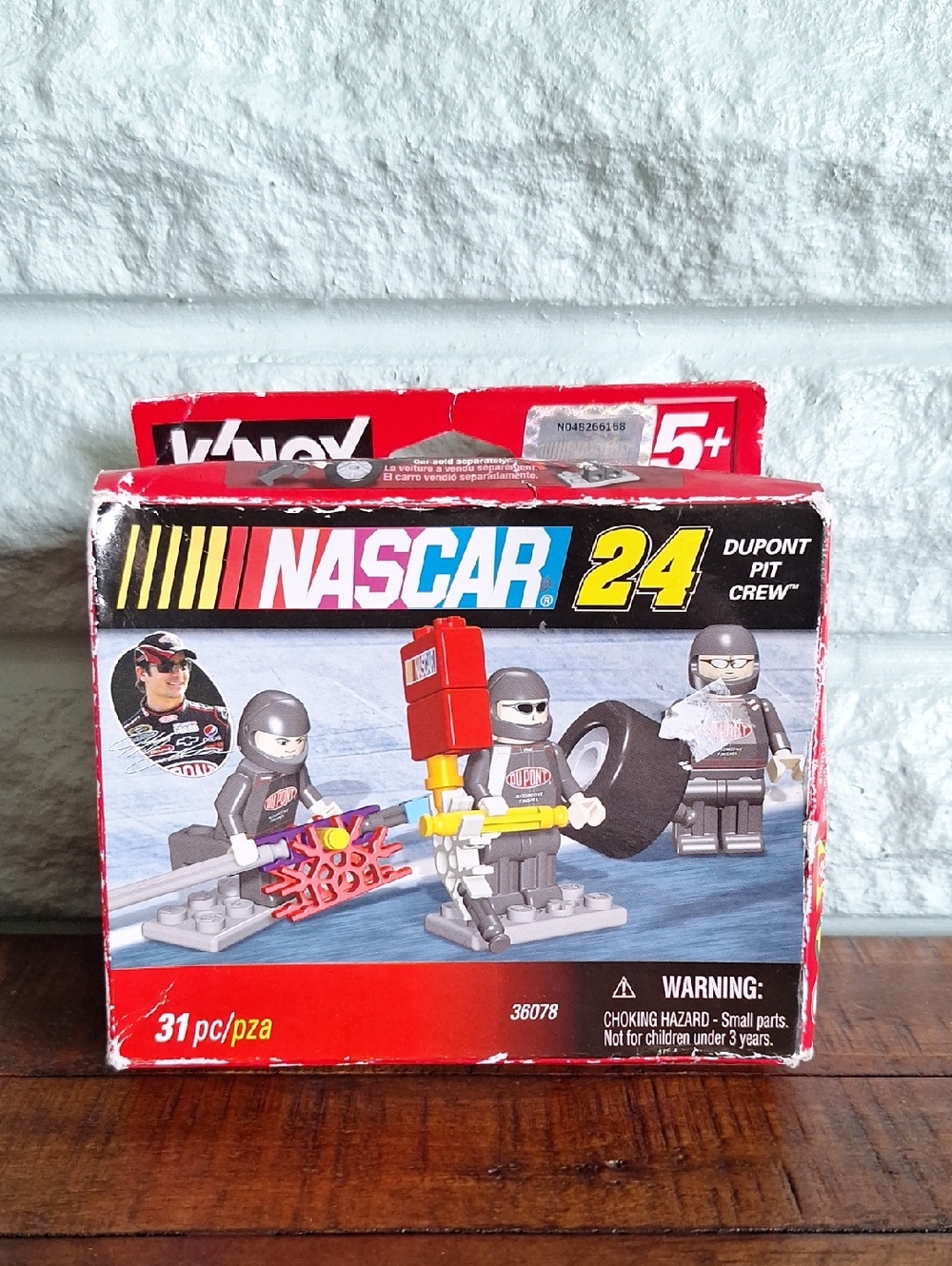 Knex 2010 Nascar 24 Dupont Pit Crew Building Blocks
